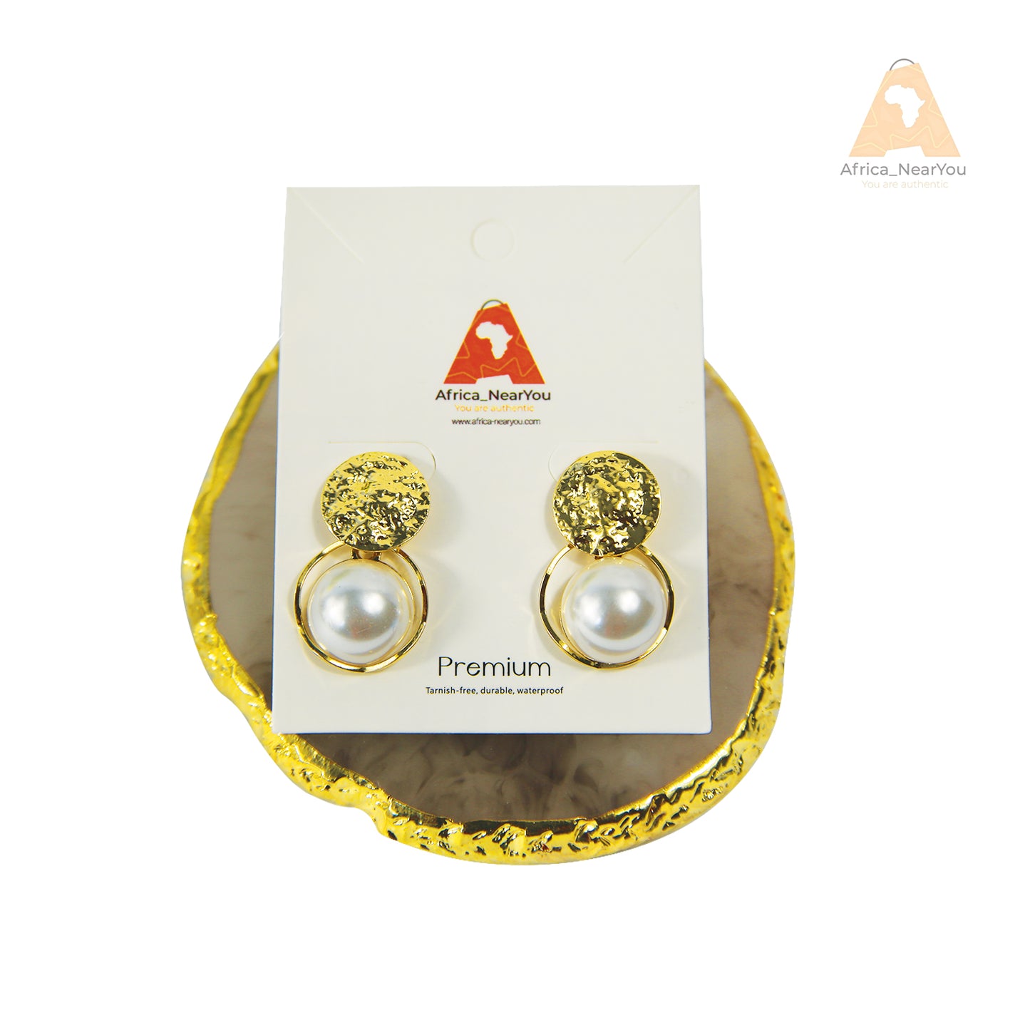 Water Pearl earrings.